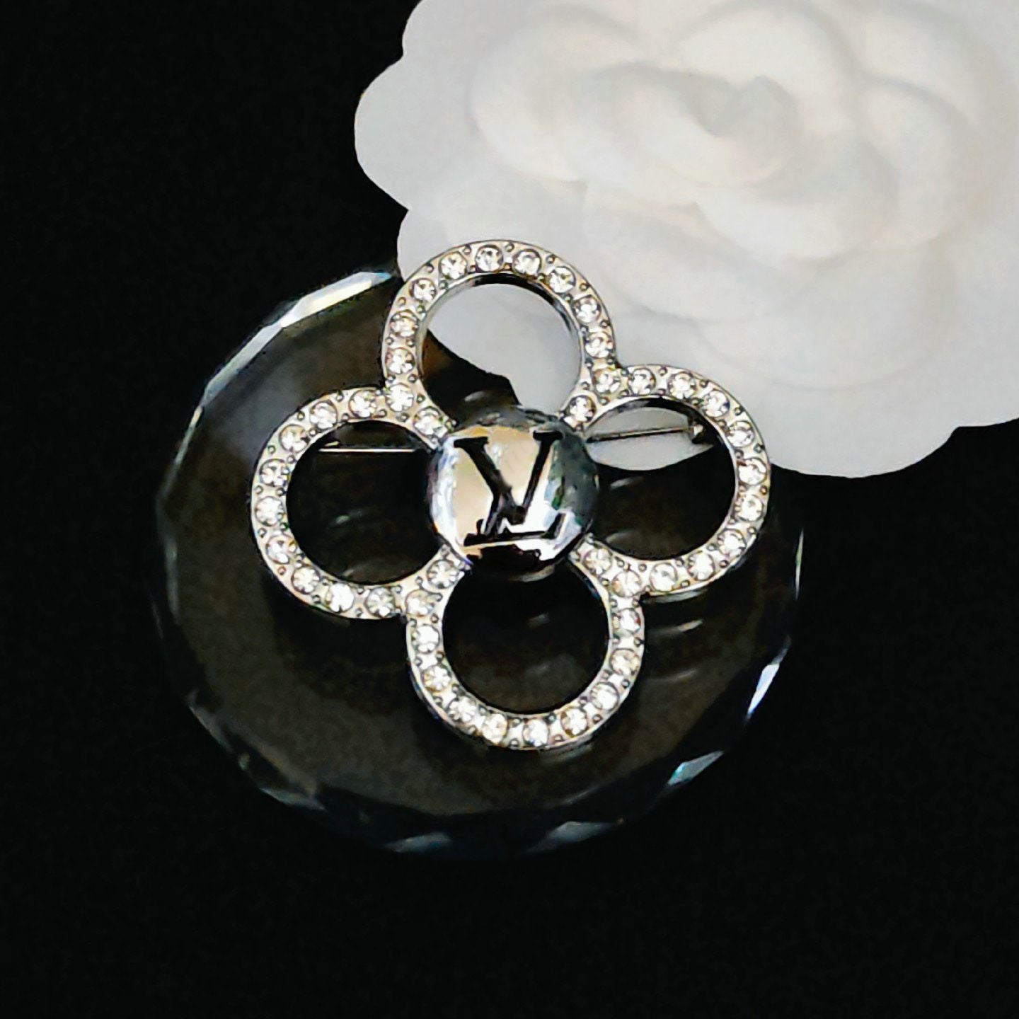 Premium Quality Brooch Pins for Women X3976586