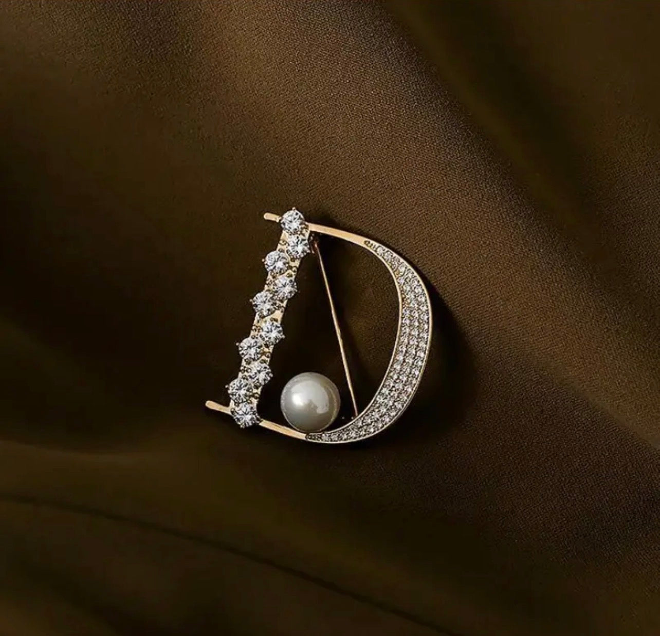 Women's Light Luxury and High-end D Letter Zircon Brooch Pin  S4923034