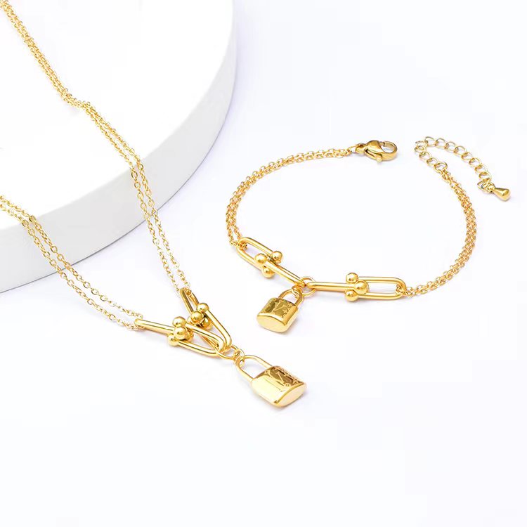 Women's High Quality Gold Plated Bracelet and Necklace X4500101